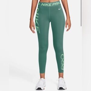 Women’s NWT Nike Pro Leggings